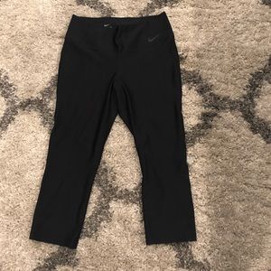 Nike dry fit Capri leggings